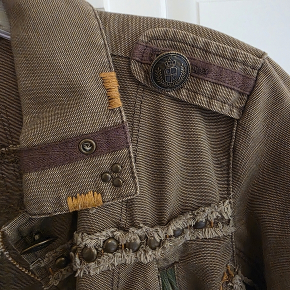 Embroidered Olive Green Women's Jacket - Picture 4 of 4